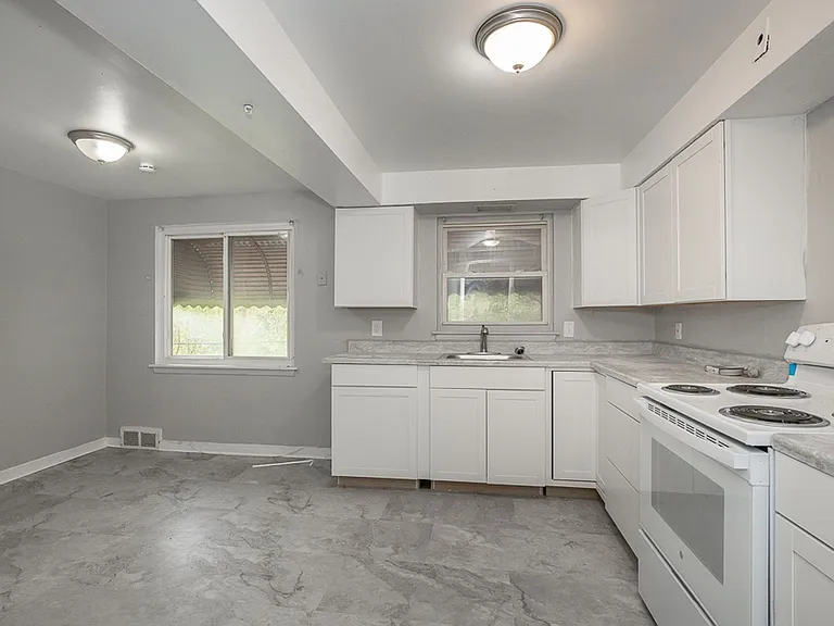 14625 Milverton Rd — Photo 9