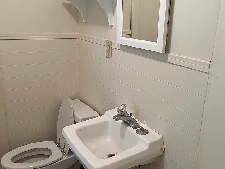 415 Putnam St #1 — Photo 13
