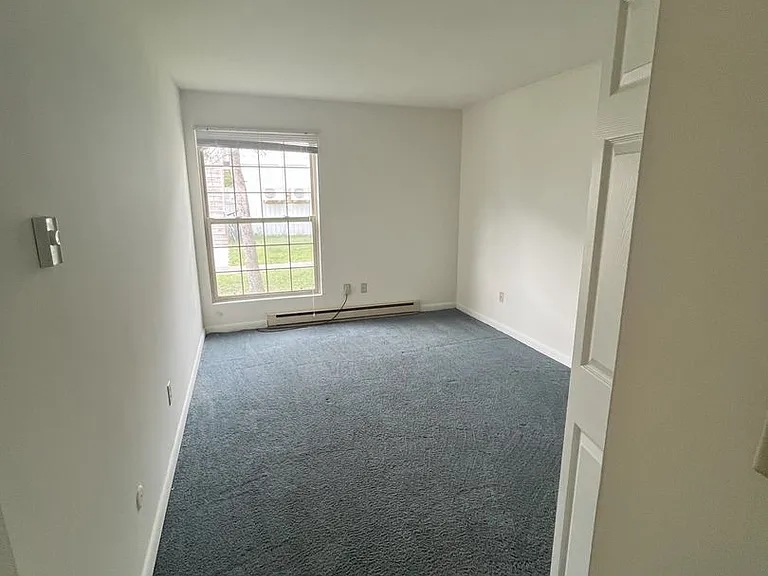 University Park Apartments near Cornell University — Photo 336