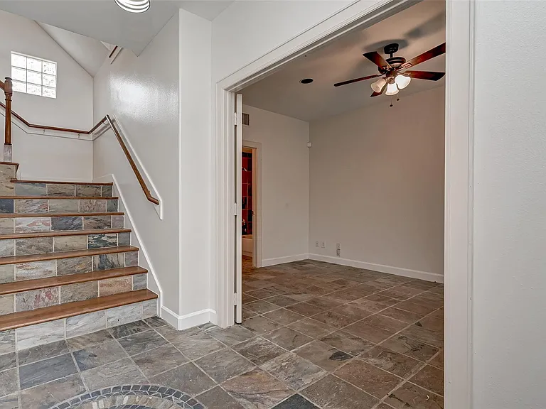 5410 Rose St — Photo 7