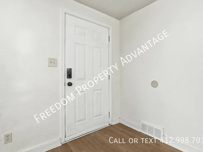 3396 Columbia Dr — Photo 9