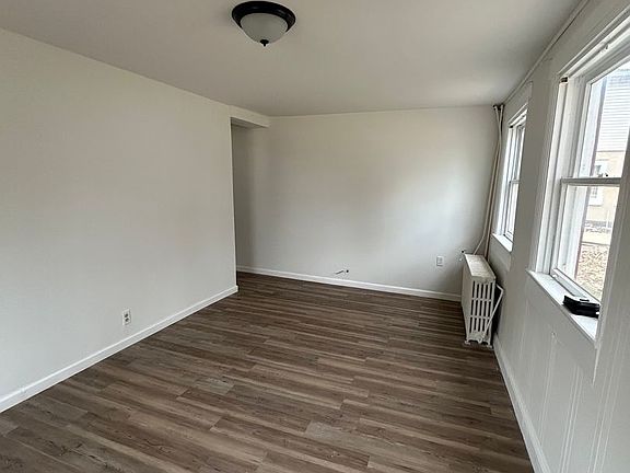 2nd image of 3430 Schoolhouse Ln