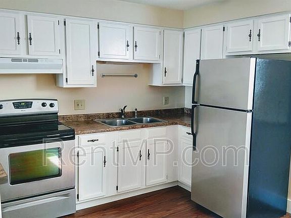 4th image of 303 S Oak St APT C