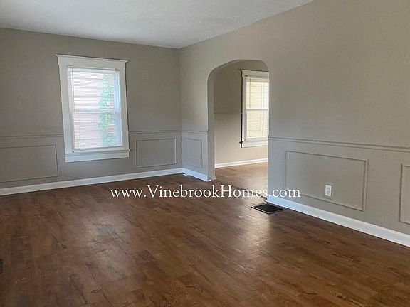 3rd image of 226 Watervliet Ave