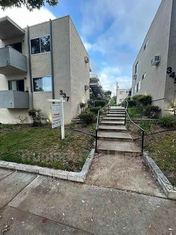 1 bed, 1.0 bath, $1,950 — Photo 1
