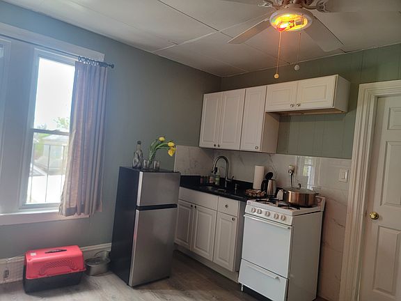 2nd image of 50 Highland Ave #6