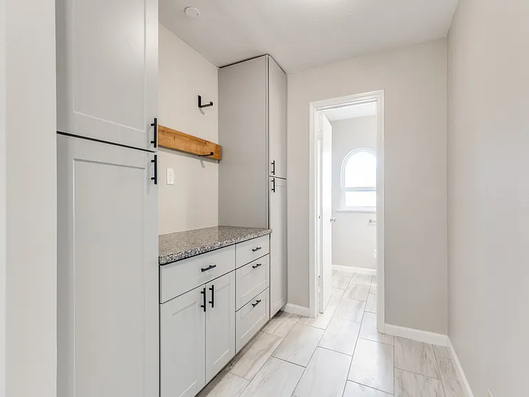 7335 Reed Rd — Photo 34