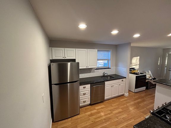 2nd image of 414 E 9th Ave #4