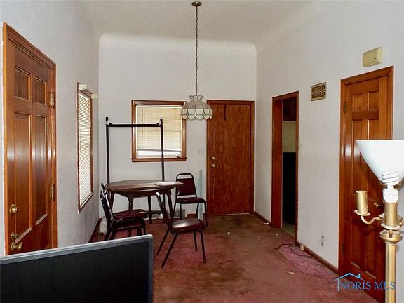 2nd image of 3256 Meadowbrook Ct