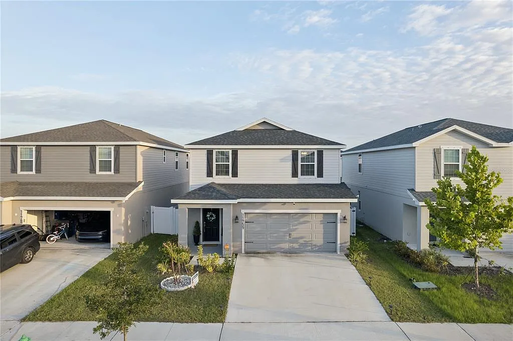 4 bed, 2.5 bath, 2036 sqft, $2,750 — Photo 3