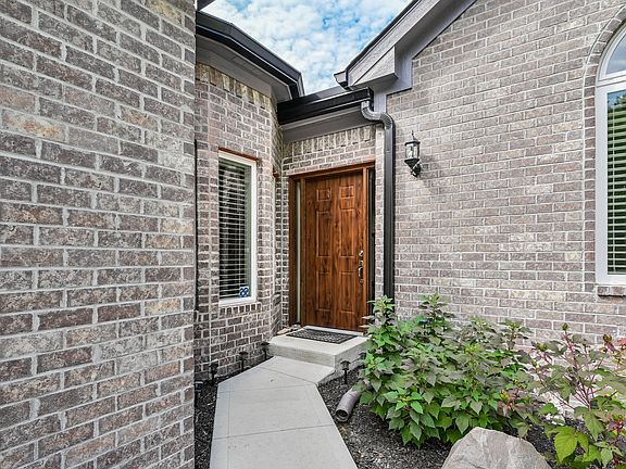 4th image of 4050 Knollton Rd