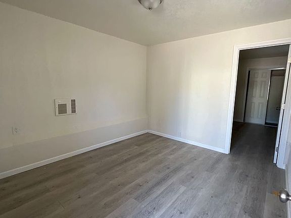 4th image of 471 36th St #473