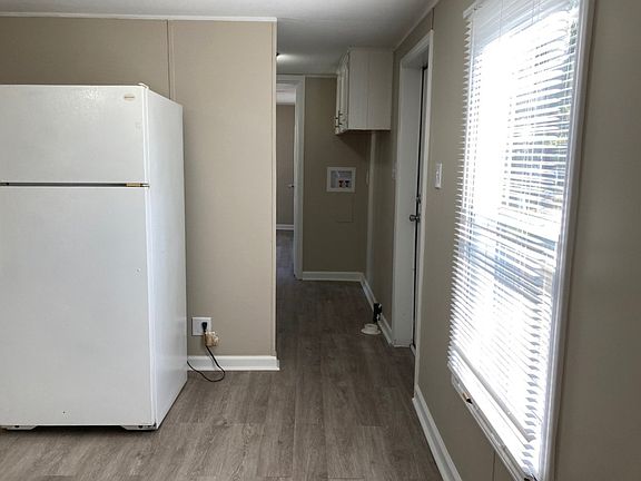 3rd image of 444 N Amy Dr