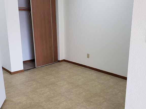 3rd image of 116 10th Ave SE APT 103