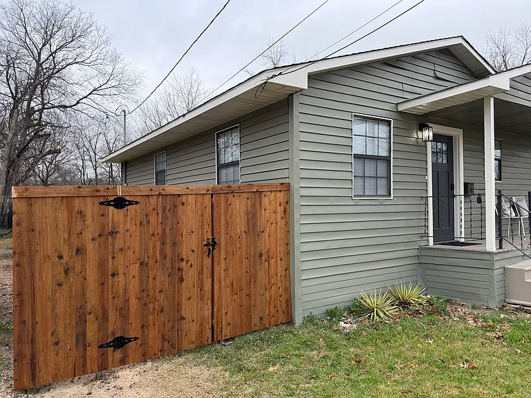 1505 N College St — Photo 38
