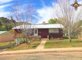 424 S 7th St, Raton, NM 87740