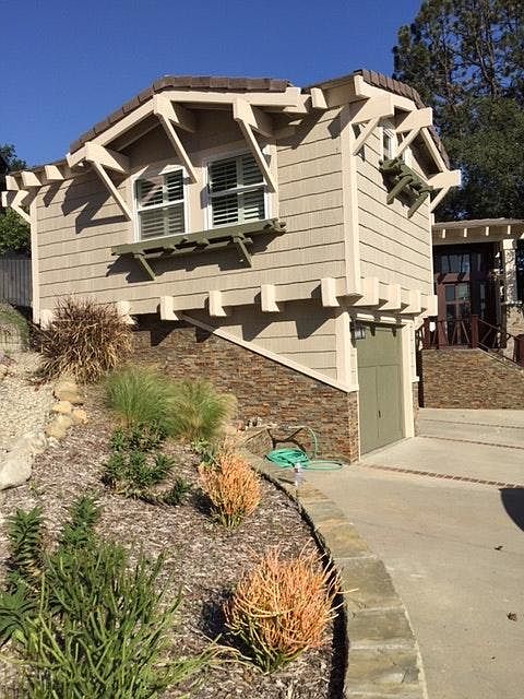 1st image of 722 Oak Crest Dr