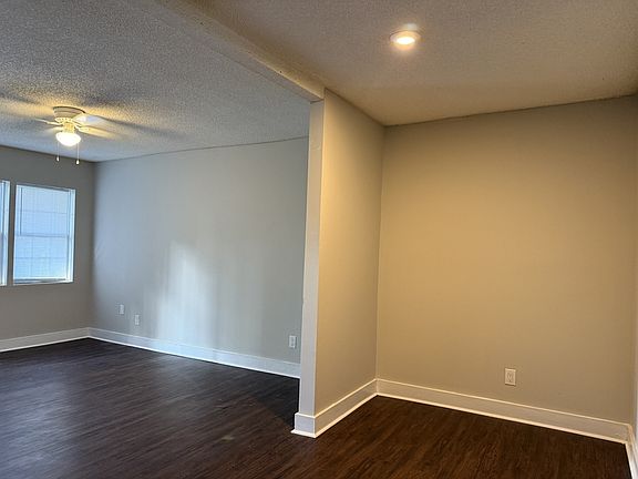 4th image of 207 W Washington Ave #3