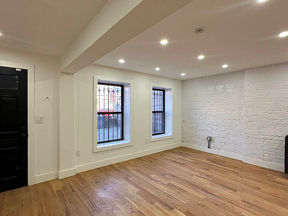 3rd image of 708 Putnam Ave #1B