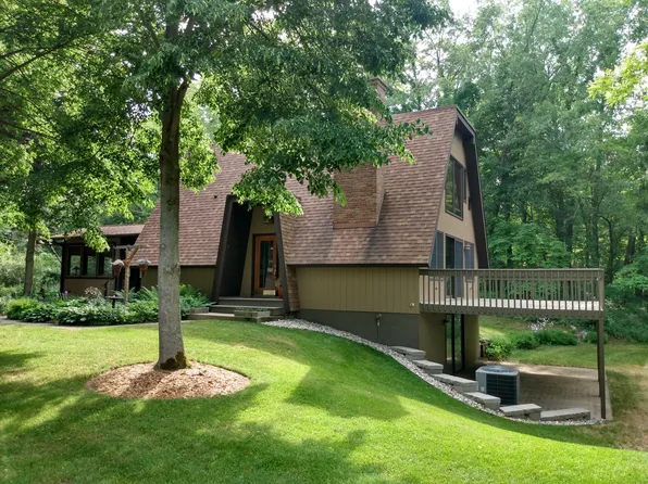 18202 104th Ave, Nunica, MI 49448