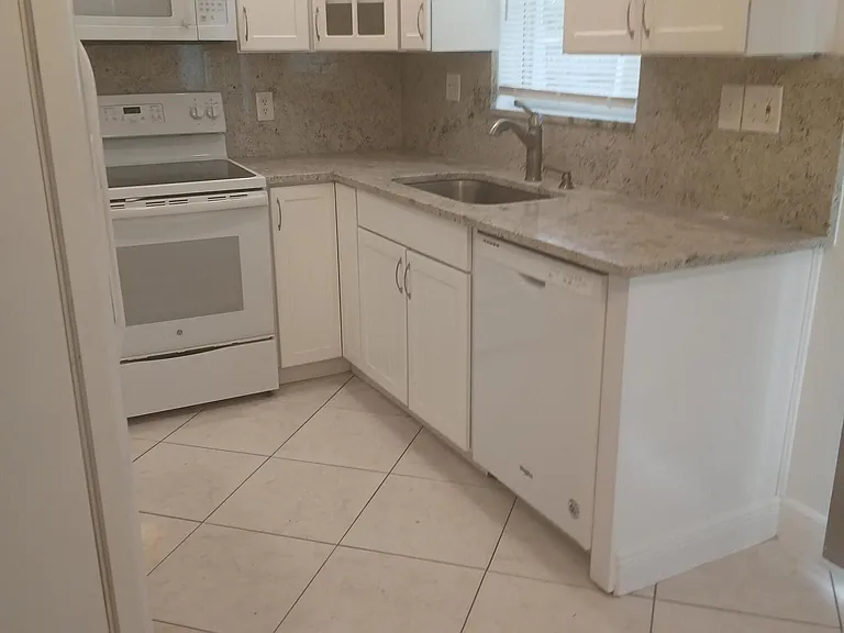 4289 S Mary Cir — Photo 2