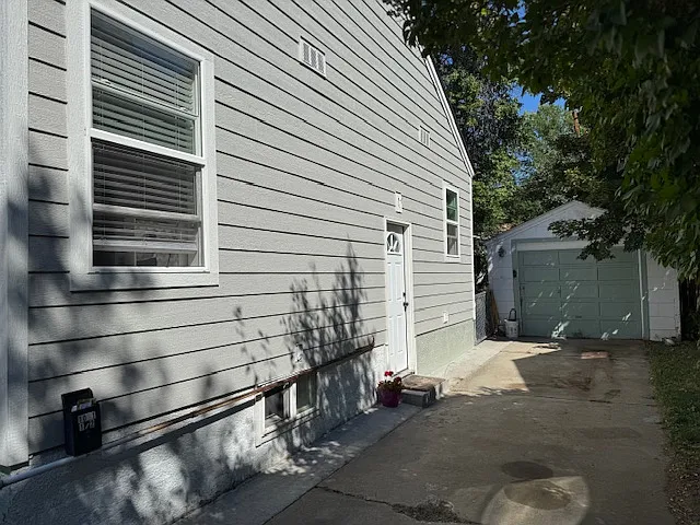 1031 Harvard Ave — Photo 3