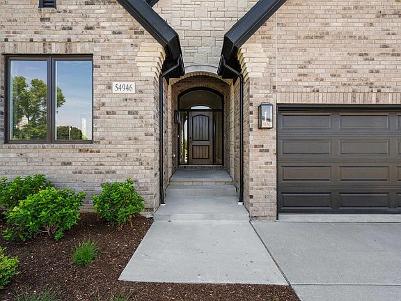 3rd image of 54946 Rose Terrace Dr