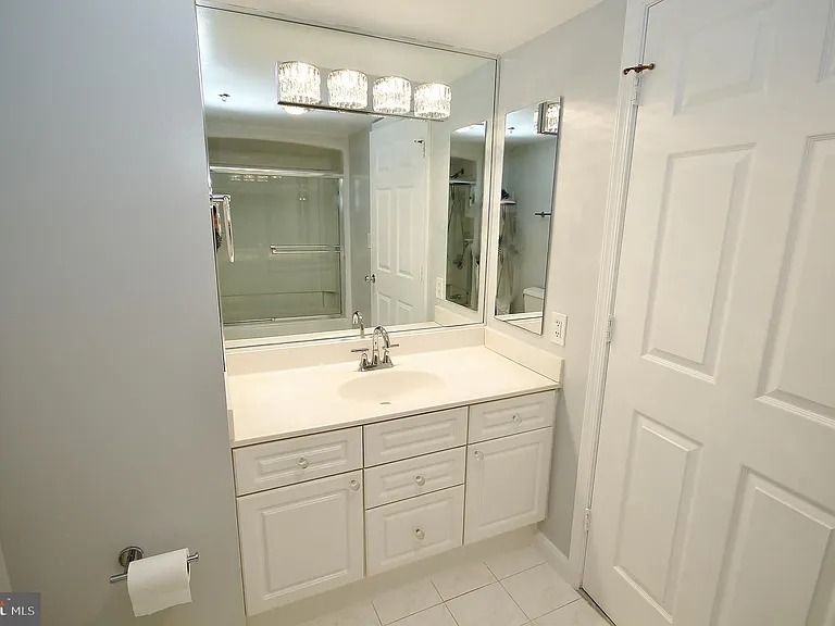 2151 Jamieson Ave #2011 — Photo 18