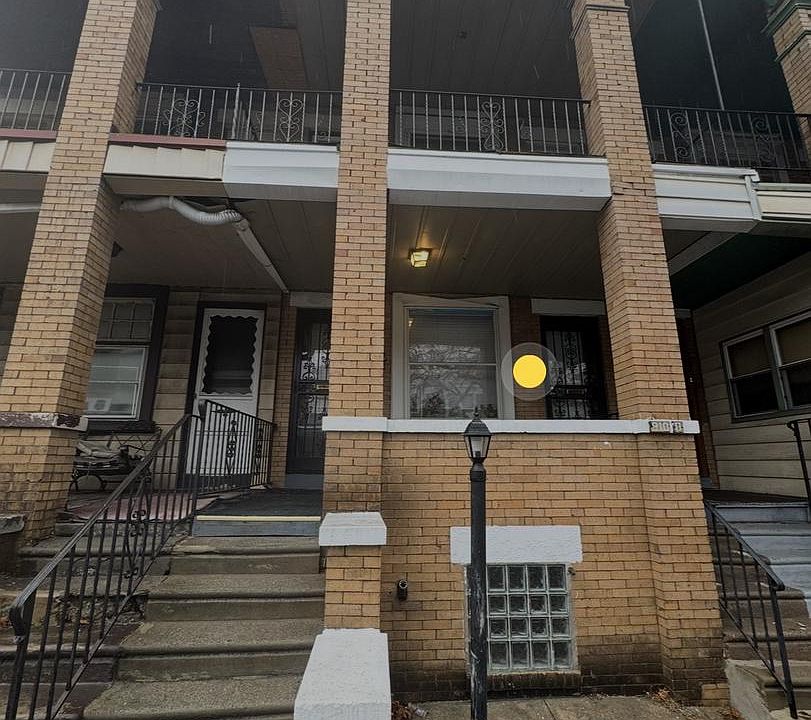 1st image of 910 S 58th St