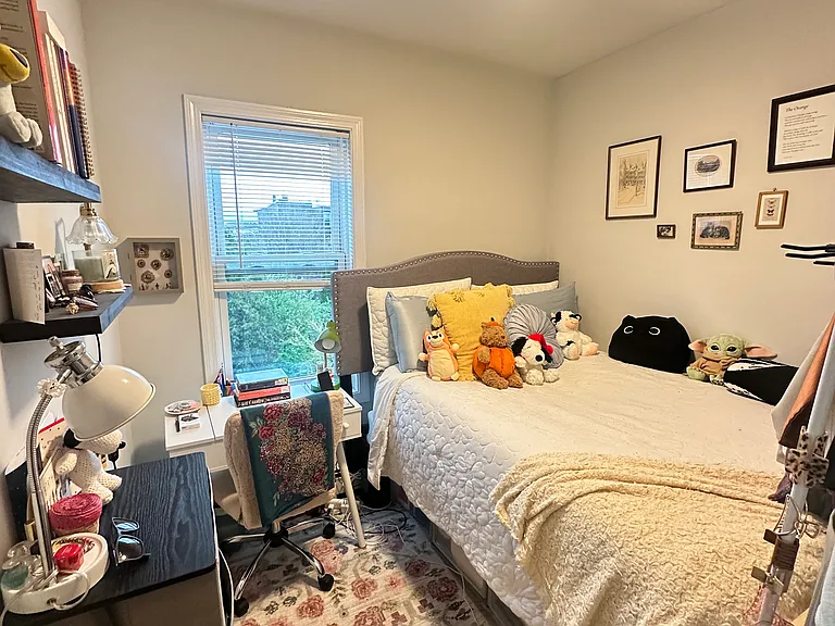 417 Cardinal Medeiros Ave #3 — Photo 10