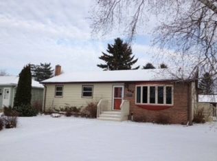446 Maple Ave S, Thief River Falls, MN 56701