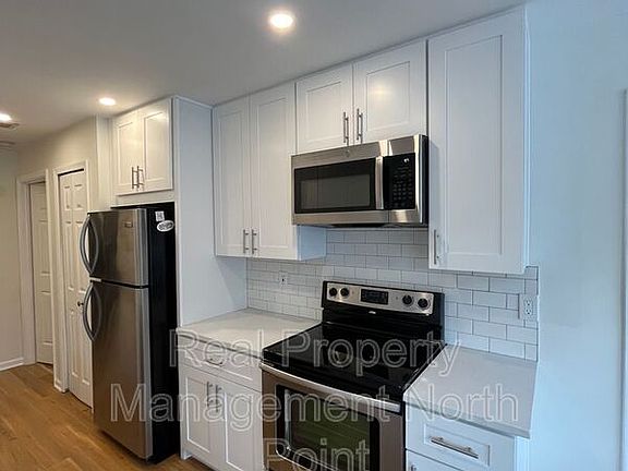 4th image of 6 Saint Claire Ln NE