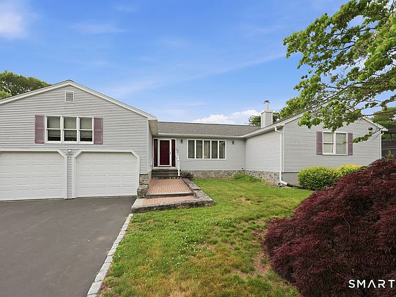 2nd image of 7 Dogwood Drive