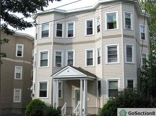 16 Charles St #1L, Chicopee, MA 01020