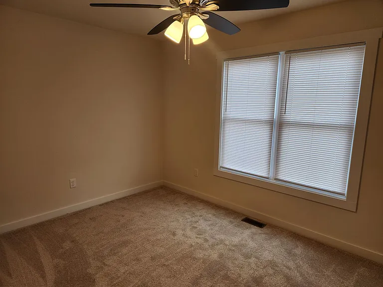 111 Dinwiddie Ave #E — Photo 9