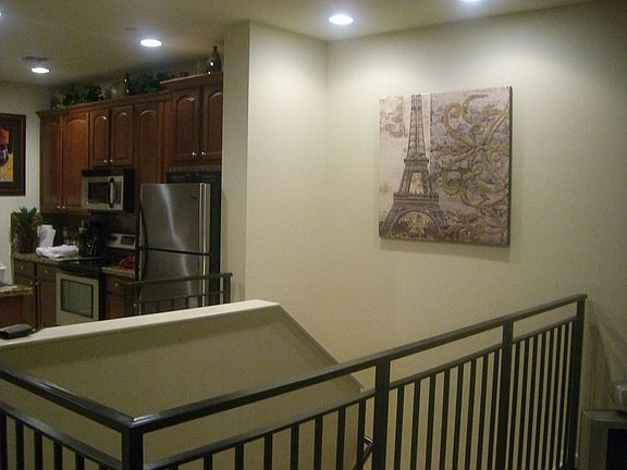 5th image of 709 SE 16th Ct
