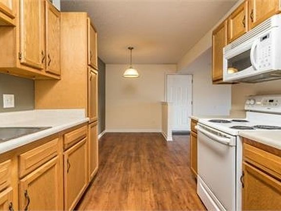 4th image of 111 Park Hill Ln APT 203
