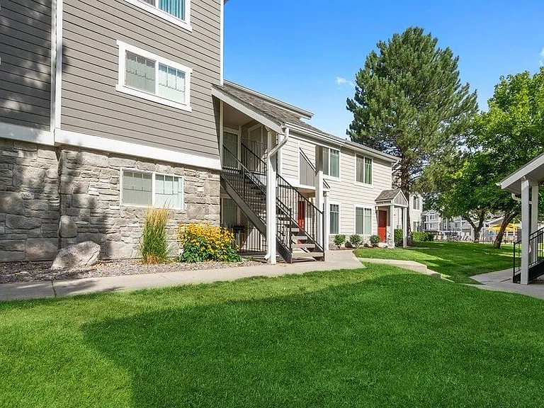 Broadmoor Village — Photo 41