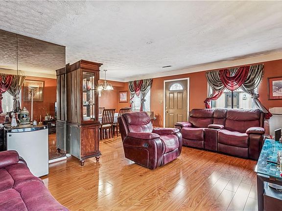 3rd image of 1335 Granada Ct