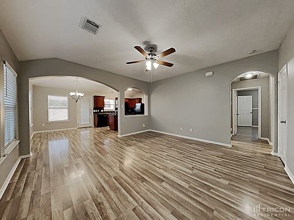 3rd image of 315 Annatto Ln