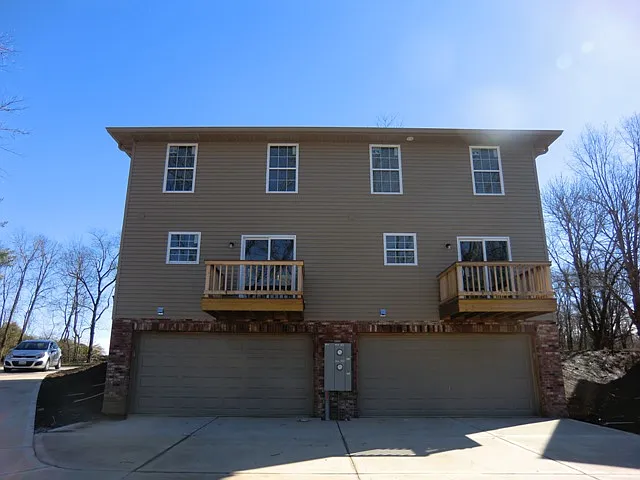 1419 Village Circle Dr — Photo 10