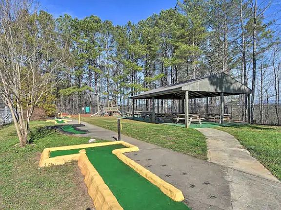 3rd image of 461 Villa Dr
