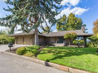 215 SW 14th St, Gresham, OR 97080