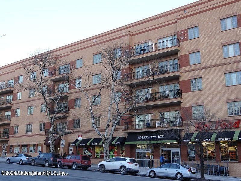 1st image of 155 Bay St APT 3G