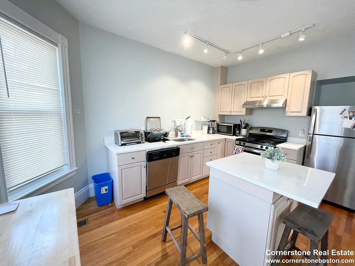 Photo 2 of 10 - 24 Pond St #1 - Dorchester, MA Building Photo - 24 Pond St #1