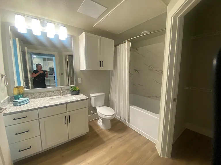 Rollingwood Dr — Photo 5
