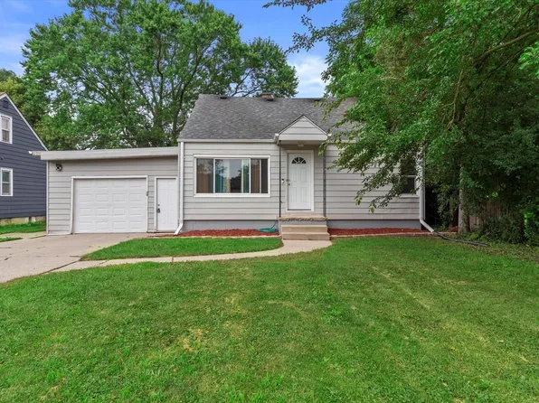 6259 North 106th STREET, Milwaukee, WI 53225