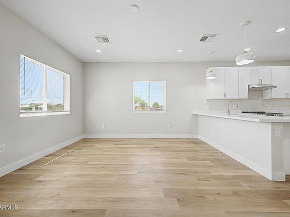 4th image of 1106 E 4TH Street