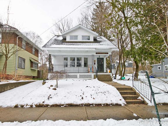 2nd image of 730 Lyon St NE