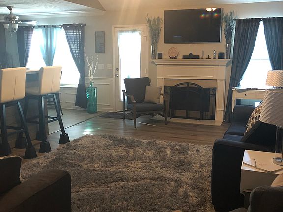 2nd image of 1004 Bluecreek Cir